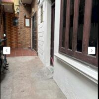 Cho thuê nhà nguyên căn 3 tầng, 2 phòng ngủ, phố Hồng Mai, quận Hai Bà Trưng, Hà Nội