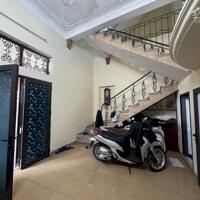 BÁN NHÀ TỰU LIỆT - THANH TRÌ, YÊN TĨNH VÀ HIẾM NHÀ BÁN 42M2 LOANH QUANH 7 TỶ