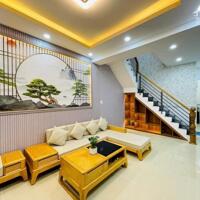 Nhà đẹp sau căn mặt tiền, hẽm xe hơi, gần công viên. Đường số 19, phường 8, gò vấp.