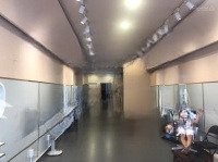 Cho Thuê Nhà Mặt Tiền Lớn Đường Cách Mạng Tháng Tám, Q3, 85 Triệu, 80M2, 5 Tầng