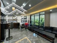 Chủ Ngợp! Dt: 8X12M - Cần Bán Gấp Nhàhẽm Xe Hơithành Thái, P14, Q10, - Kc: 4 Tầng - Giá Bán 17,5 Tỷ