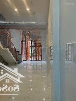 Bán Nhà Mặt Tiền 2 Tầng, Diện Tích : Ngan 4 Mét _ Dài 14 Mét. Giá Bán 9 Tỷ 500 Thương Lượng