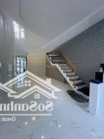 Bán Nhà Mặt Tiền 2 Tầng, Diện Tích : Ngan 4 Mét _ Dài 14 Mét. Giá Bán 9 Tỷ 500 Thương Lượng