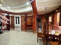 Bán Nhà Mái Thái Gỗ Đỏ Cao Cấp Kẹt Tiền Bán Gấp