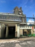 Bán Nhà Mái Thái Gỗ Đỏ Cao Cấp Kẹt Tiền Bán Gấp