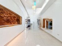 Lô Góc Ba Mặt Thoáng Cách Một Nhà Ra Ô Tô Tránh Nhà Đẹp Ở Ngay