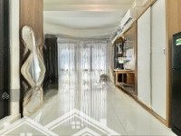 Studio Cửa Sổ Full Kính - View Landmark 81 - Thang Máy - Hầm Xe - Full Nội Thất - Ngay Hàng Xanh