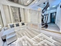 Bán Nhà - Đê La Thánh - Ba Đình - 30M Ra Phố - Nhà Đẹp - Ngõ Thông
