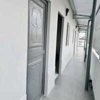Dãy trọ 7 phòng hẻm Nguyễn Văn Tuôi, thị trấn Bến Lức tổng dt 176m2 thổ giá 4 tỷ
