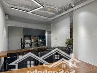Cho Thuê Văn Phòng Full Nội Thất Diện Tích 56M2 Ban Công Đông Nam View Bể Bơi Vinhomes D''capitale