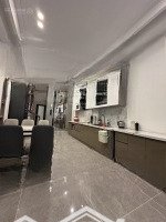 Bán Nhà Mặt Phố Việt Hưng, 40M2 X 5 Tầng, Vị Trí Trung Tâm - Kd Bất Chấp - Đỗ Xe Ngày Đêm Giá 12.3