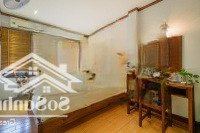 Bán Khách Sạn Doanh Thu Ổn Định 130 Triệu/ Tháng, Đường 33M 2 Làng Rộng Rãi