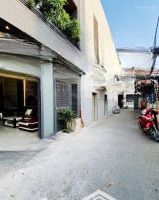 5,2Ty Thương Lượng Nhà Gần Công Viên Làng Hoa Có Sân Thượng 2 Phòng Ngủhẻm 3,5M Tặng Nội Thất