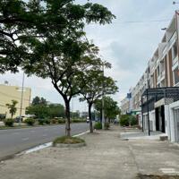 Cho thuê nhà mặt tiền phạm hùng đại phúc green villas, giá 20 triệu/ tháng, LH: 0934.933.978