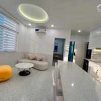 Cho thuê căn hộ 2 ngủ sang, xịn,, mịn tại Vinhomes Marina