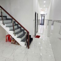 Nhà 4×18,2 đúc 1 lầu hẻm 541 Tỉnh Lộ 10 (thông ra Vành Đai Trong khu Tên Lửa)