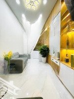 Nhà Trung Tâm Bình Thạnh - Giá Chỉ 1.95 Tỷ - Thiết Kế Sang Trọng