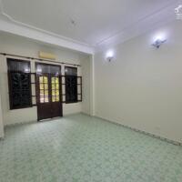 Cho thuê nhà Phân Lô ô tô Đầm Trấu, 4 tầng x 50m2, 5 ngủ, 18 Triệu làm VP, KD online