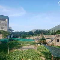 Nguyễn Tất Thành- Nha Trang, DT: 570m2 ngang 10m, thực tế 745m2.  2 mặt đường trước sau.