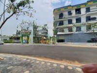 Bán Gấp Lô Đất 5X18M, Full Thổ Cư Sổ Hồngmặt Tiềnđường 15M Gần Ngay Chợ Đức Hoà, Long An