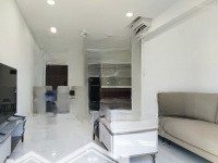 Cần Bán Căn Hộ Cao Cấp Diamond Brilliant, 141M2 3 Phòng Ngủ+ 2 Vệ Sinh+ 1Phòng Đa Năng, Nội Thất Cơ Bản