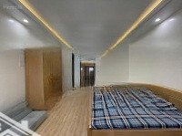 Cho Thuê Nhà 5 P.ngủ Full Đồ Phố Văn Cao, Diện Tích: 60M2 X 4 Tầng.