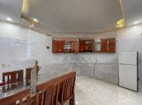 Cho Thuê Nhà 5 P.ngủ Full Đồ Phố Văn Cao, Diện Tích: 60M2 X 4 Tầng.