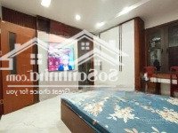 Bán Nhà Mặt Phố Kim Mã Quận Ba Đình,
 Diện Tích: 52M,5 Tầng,Mt 4.6M .
Đoạn Phố Rộng Đẹp Nhất.gần Ubnd Phường