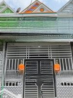 Nhà Đẹp Gần Ql50 Sau Lưng Ubnd Thị Trấn Cần Giuộc.diện Tích4M X 18M = 71M2 Shr Đất Đô Thị. Giá Bán 1 Tỷ 650