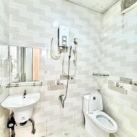 Căn hộ studio ban công thoáng mát ngay trung tâm Q10