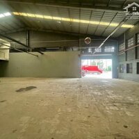 Cho thuê kho 1000m2 Phạm Văn Đồng, Linh Trung, Tp Thủ Đức