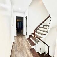 Cần bán nhà đẹp lung linh trung tâm Cầu Giấy 46m2, 6T, ô tô qua nhà, kinh doanh sầm uất, giá tốt nhất