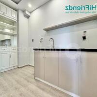 PHÒNG 28m2 CỬA SỔ TRỜI LỚN - TÁCH BẾP - GẦN UTH, GIÁP QUẬN 1,PHÚ NHUẬN
