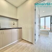 PHÒNG 28m2 CỬA SỔ TRỜI LỚN - TÁCH BẾP - GẦN UTH, GIÁP QUẬN 1,PHÚ NHUẬN