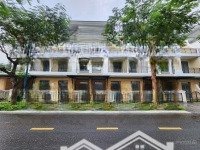 Bán Căn Nhà Phố View Công Viên & Hồ Bơi Tại Verosa Park. Chi Tiết Liên Hệ 0909121556