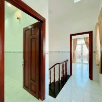 Bán nhà trệt lầu hẻm 388 Nguyễn Văn Cừ
