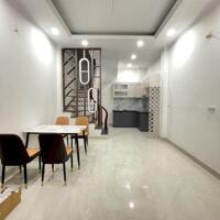BÁN CĂN NHÀ 5 TẦNG XÂY MỚI RẤT GẦN ĐƯỜNG Ô TÔ THÔNG, PHỐ NGUYỄN CHÍNH GẦN KĐT AO SÀO.