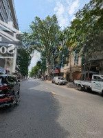 Cho Thuê 7 Phó Đức Chính, 6 Tầng, Thang Máy, Cầu Thang Cuối, 72 Triệu/Tháng