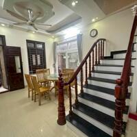 Cho thuê nhà 5 tầng Phố Hoàng mai, 35m2, 3 ngủ khép kín, Full đồ 12.5 Triệu