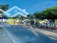 Bán Nhà 2Mt Trước Sau Vòng Xoay Trường Sư Phạm Và Trường Dầu Khí Đường Cách Mạng Tháng 8.