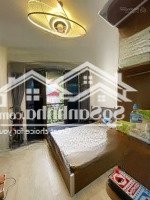 Bán Nhà 46 M 5 Tầng -Nguyễn Văn Cừ,Lô Góc Gần Ô Tô, Giá Bán 8 Tỷ 800 Triệu Phun Nội Thất.