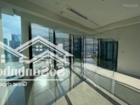 Cực Hiếm! Cho Thuê 4Phòng Ngủ_The Opera Risidence,Trực Diện Sông, Nội Thất Cơ Bản,Giá: 45000$/Tháng