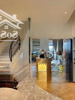 Nhà Được Thiết Kế Và Được Lên Tạp Chí Nhà Đẹp - Do Chủ Đi Định Cư Nên Mới