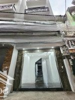 Bán Nhà Nguyễn Khánh Toàn, Diện Tích: 54M, Nhà Mới, Thang Máy, Gần Ô Tô, 2 Thoáng, 13Tỷ.