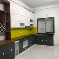 Cho thuê nhà Phố Giáp Nhị ô tô đỗ cổng, 2 tầng x 42m2, 2 ngủ