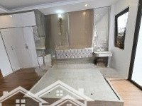 Bán Nhà Phố Trạm Long Biêndiện Tích36M Ngõ Nông