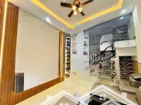 Nhà Đẹp Sổ Riêng Đường Tx43 Ngay Hà Huy Giáp. 4.3X13, Trệt, 2 Lầu, 4 Phòng Ngủ 4 Vệ Sinh Sân Thượng. Hẻm Xe Hoi