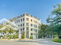 Bán Gấp Shophouse Mặt Tiền Đường Song Hànhdiện Tích5X20M 1 Trệt 1 Lửng 3 Lầu Giá Bán 26 Tỷ Liên Hệ: 0902872670