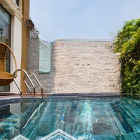 Bán Khách Sạn: Góc Ngã Tư Hồ Nghinh. Diện Tích 293M2. Đang Cho Thuê Lại 160 Triệuiệu/Th. Cách Biển 150M