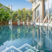 Bán Khách Sạn: Góc Ngã Tư Hồ Nghinh. Diện Tích 293M2. Đang Cho Thuê Lại 160 Triệuiệu/Th. Cách Biển 150M